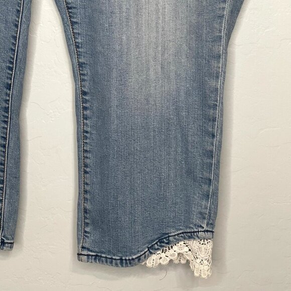 Torrid Skinny Crop Ankle Lace Hem Detail Size 22 #25 - Picture 6 of 8